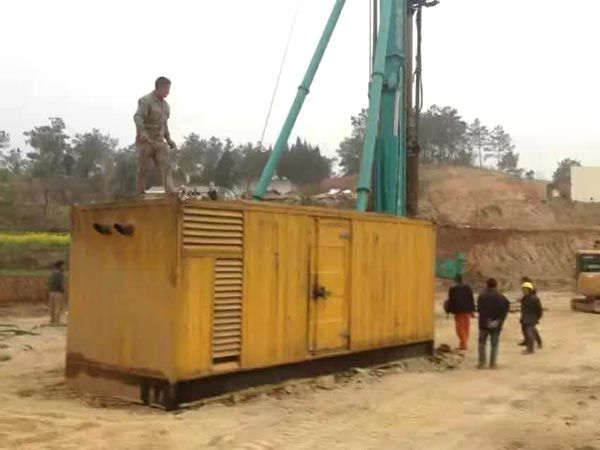 滴道如何判断水冷式机油散热器密封件是否需要更换？